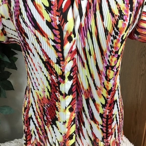 SERENADE 2X multi color pleated collared button down batwing sleeve top - Picture 3 of 14
